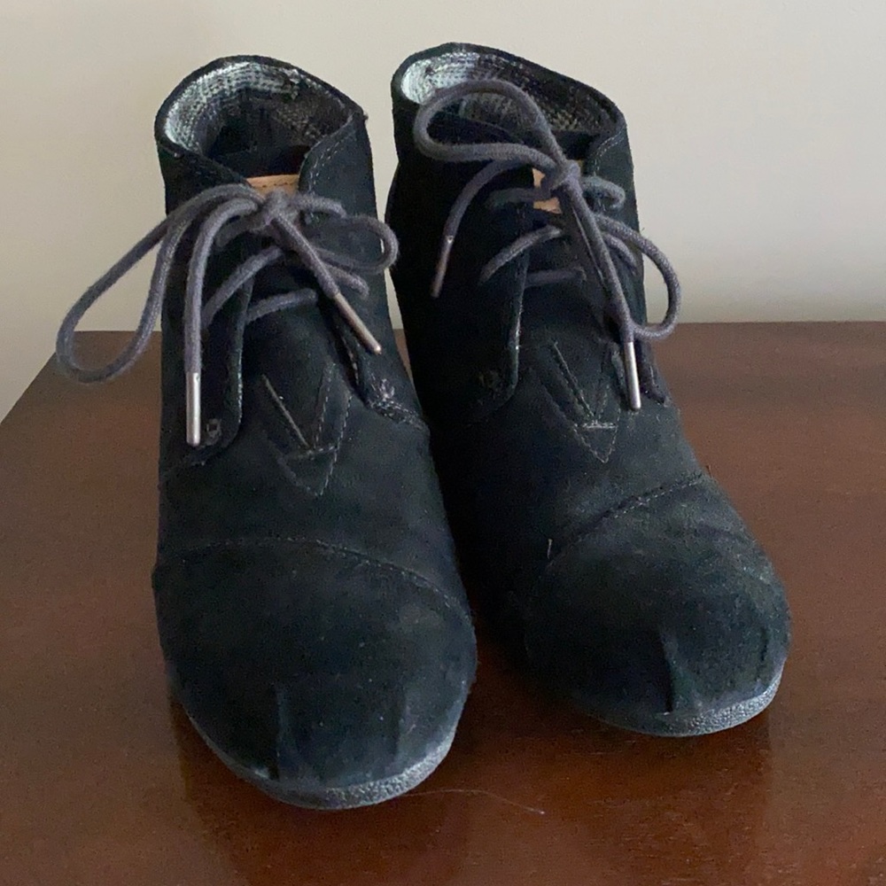 Toms Black Lace up Suede Bootie